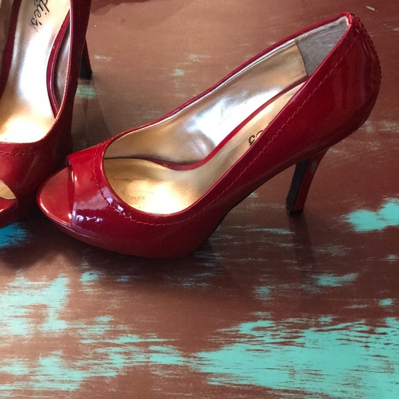 Candie's Shoes - Red peep toe high heels Prom date night sz 6.5